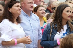 Punters enjoying the Mary from Dungloe country concert.